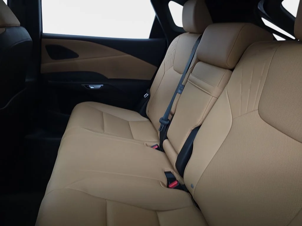 New 2026 Eminent White Pearl Lexus PREMIUM image 14