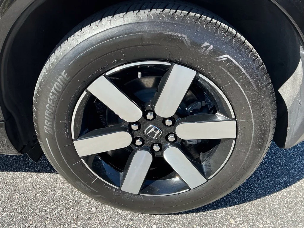 Used 2024  Honda Touring image 25
