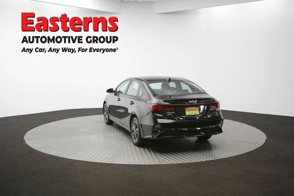 Used 2022 Black Kia LXS image 62