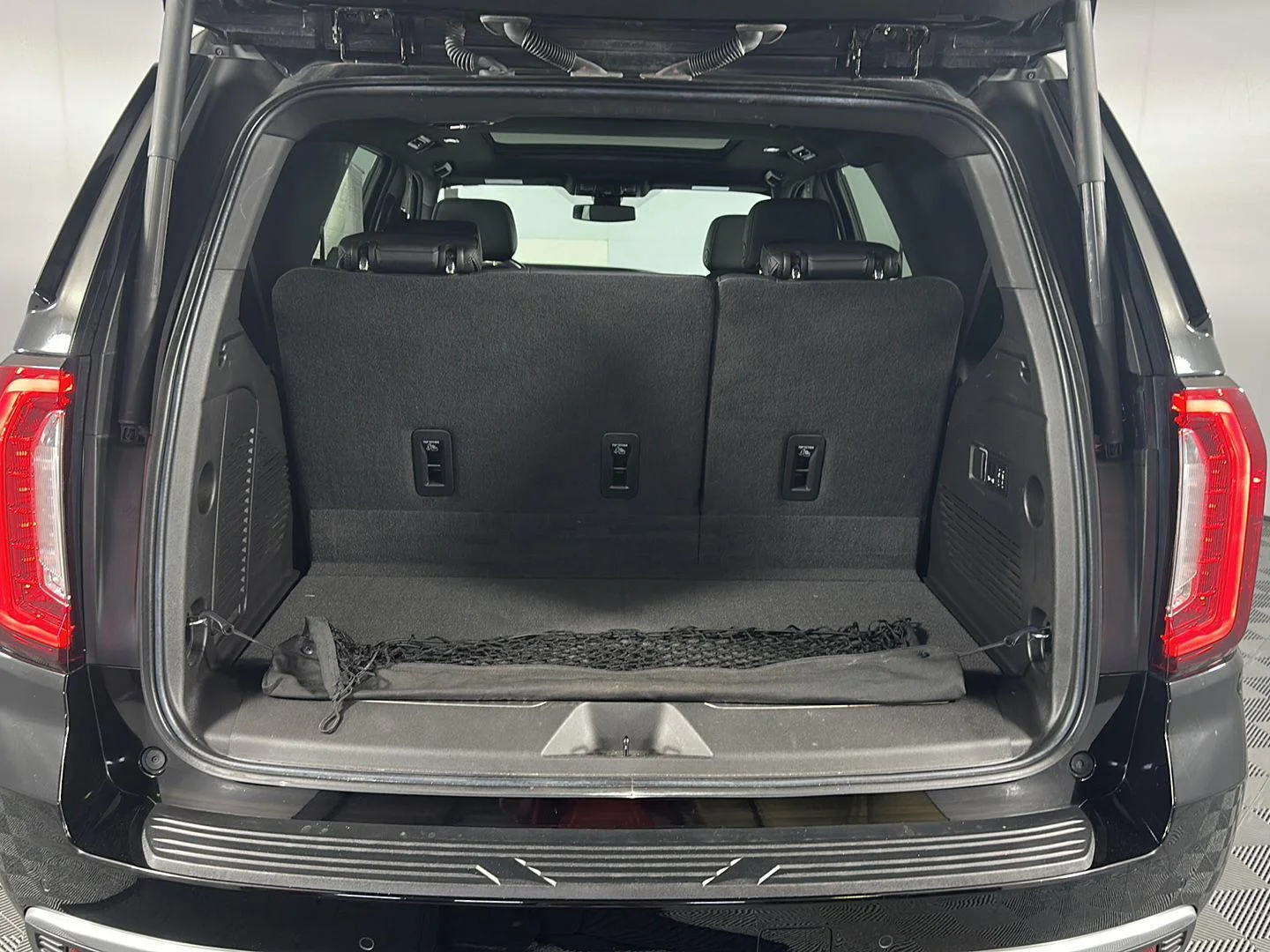 Used 2022 Onyx Black GMC Denali image 28
