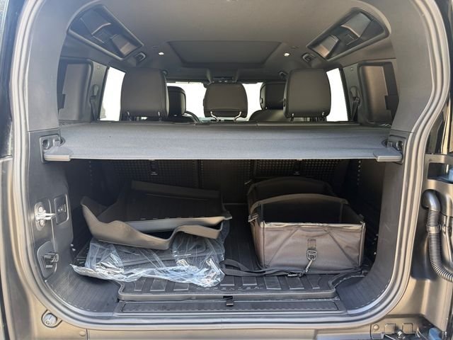 New 2026 Tasman Blue LAND ROVER S image 18
