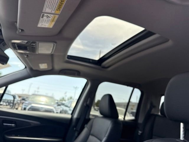 Used 2025 Black Honda RTL image 19