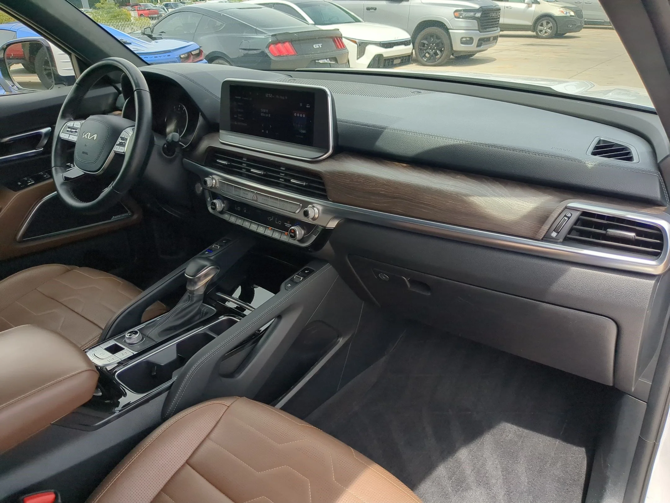 Used 2022 Glacial White Pearl Kia SX image 31
