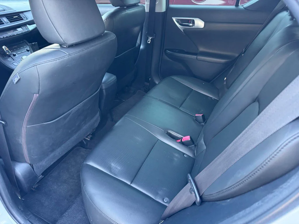 Used 2011 White Lexus 200h image 6