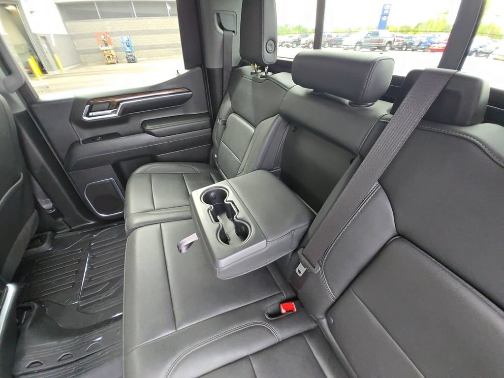 Used 2024 Summit White GMC Elevation image 36