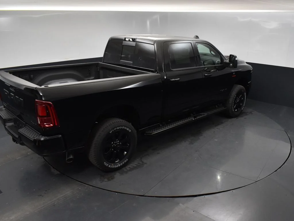 New 2026 Diamond Black Crystal Pearl-Coat Exterior Paint RAM Laramie image 40