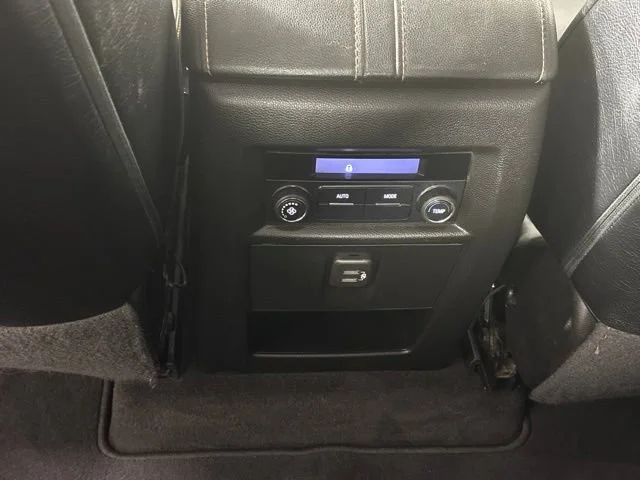 Used 2018 SUMMIT WHITE Chevrolet LT Cloth image 16