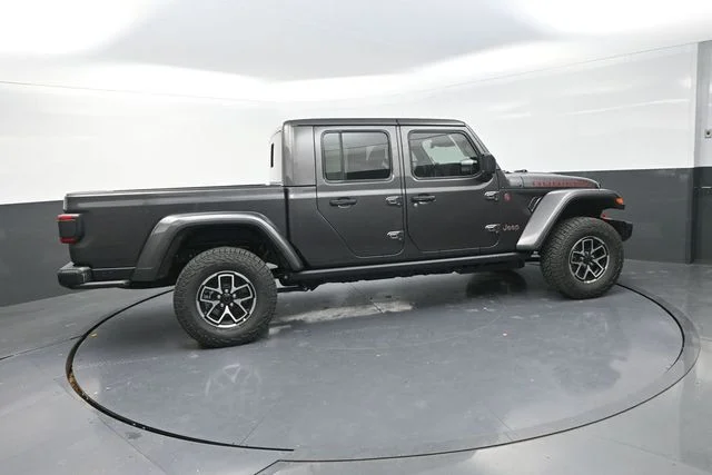 New 2026 Granite Crystal Metallic Clear-Coat Exterior Paint Jeep Rubicon X image 11