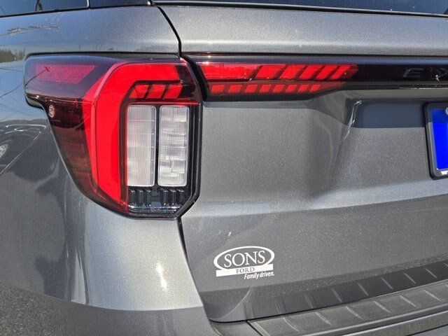 New 2026 Carbonized Gray Metallic Ford ST-Line image 10