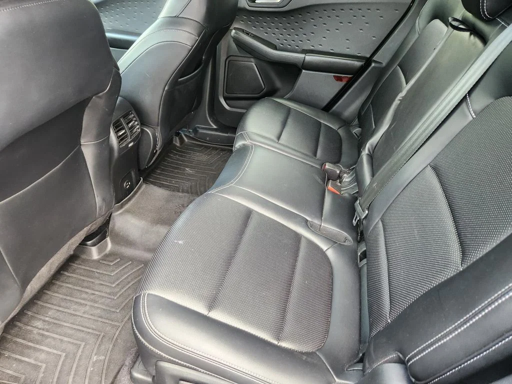 Used 2020 Gray Ford SE Sport image 23