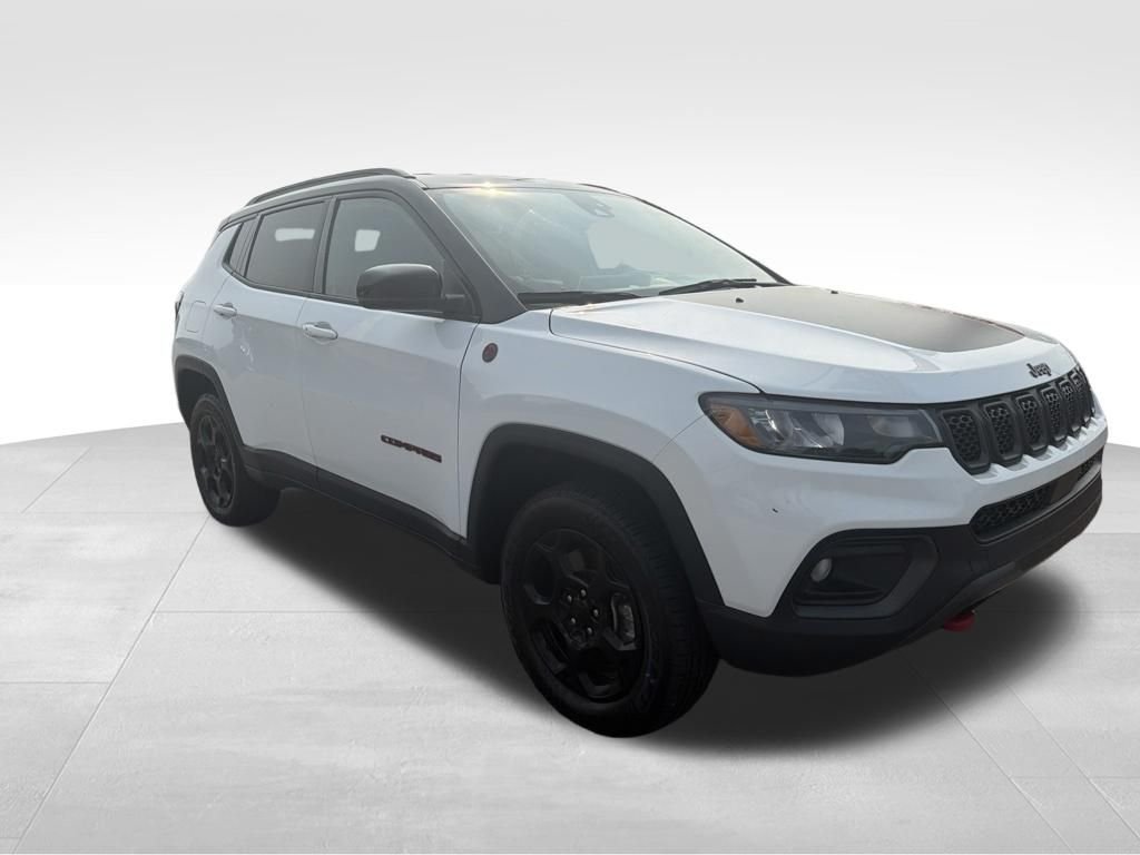 Used 2024 White Jeep Trailhawk image 9
