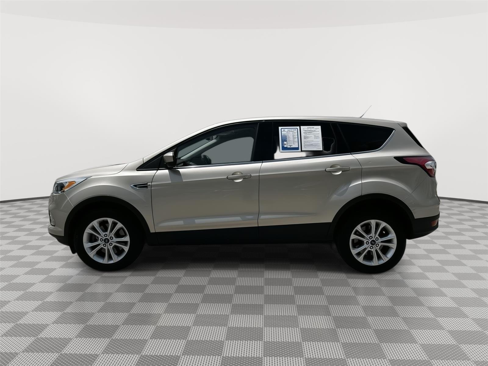 Used 2017 White Gold Ford SE image 3