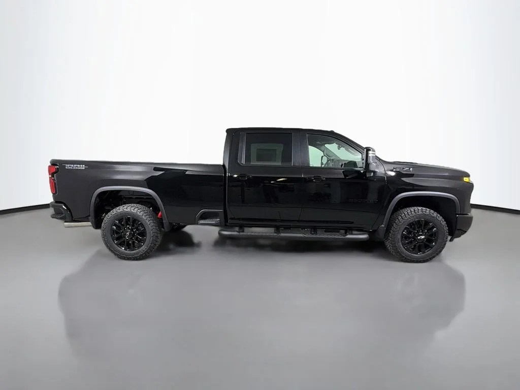 2026 Chevrolet Silverado 3500HD LT - Photo 4