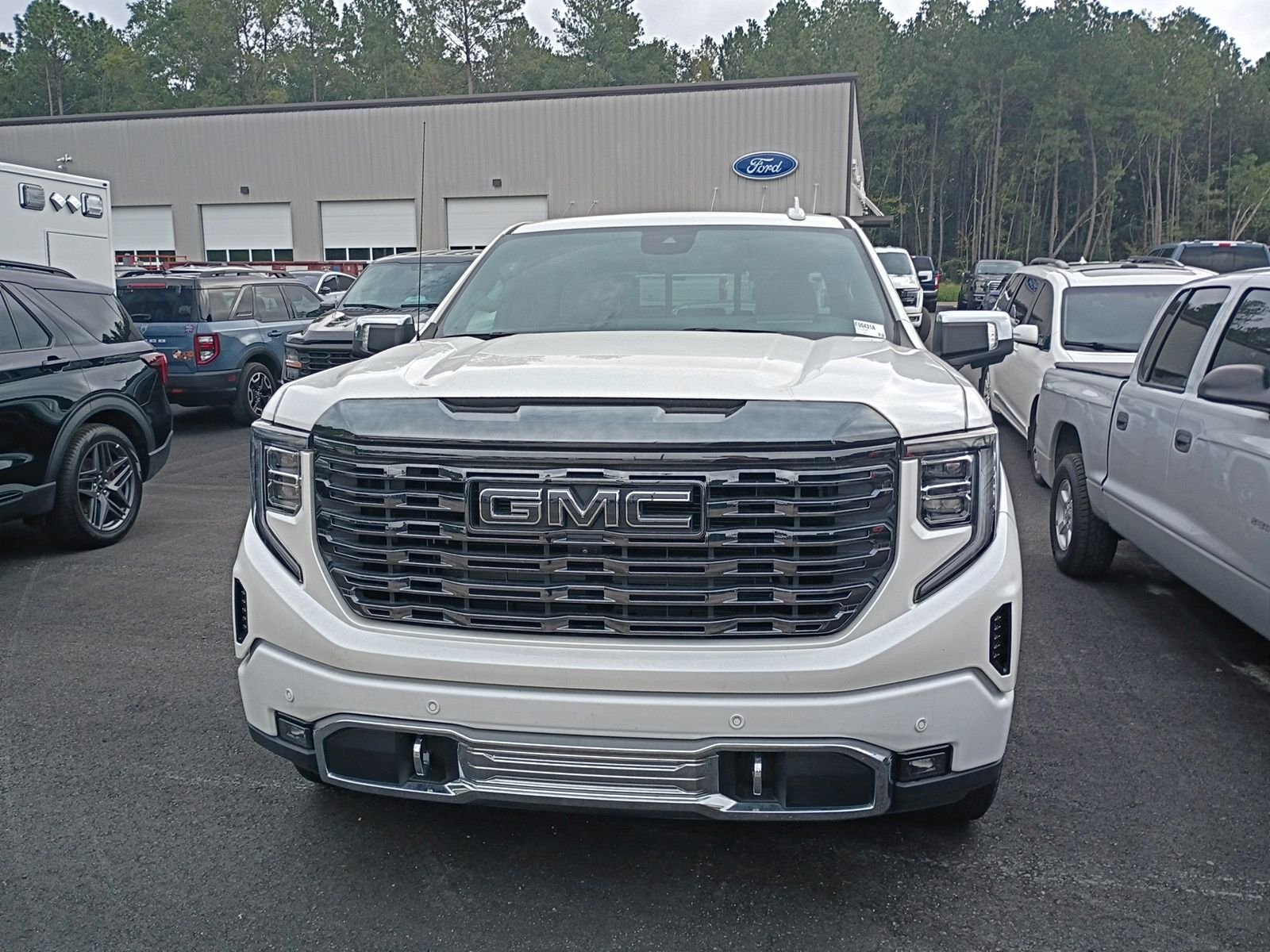 Used 2024 White GMC Denali Ultimate image 7