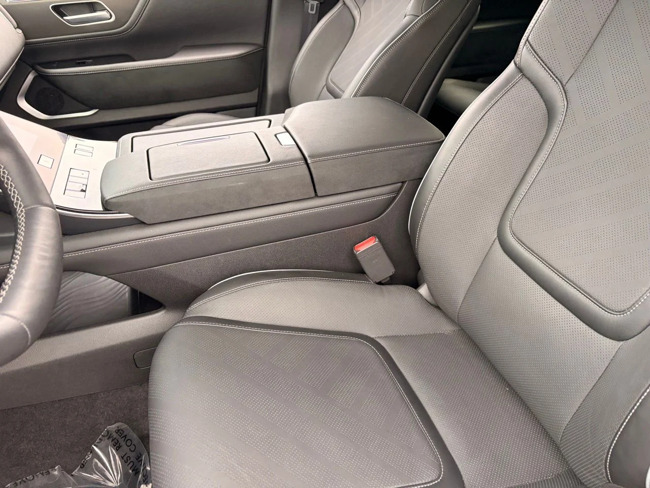 New 2026 Black Obsidian INFINITI LUXE image 16