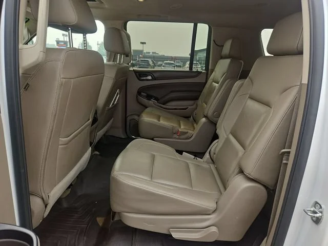 Used 2016 IRIDESCENT PEARL TRICOAT Chevrolet LT image 26