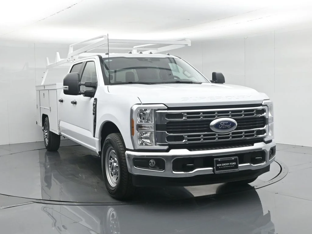 New 2026 Oxford White Ford XL image 59