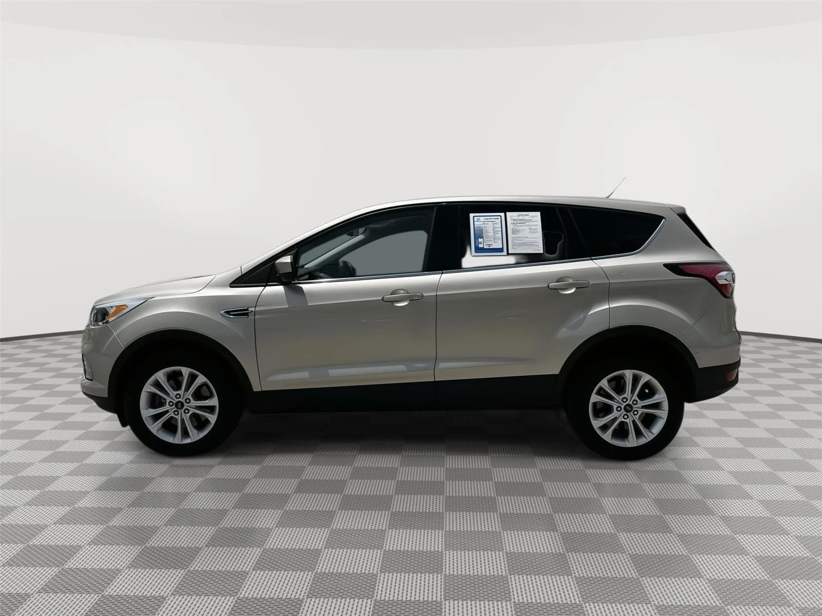 Used 2017 White Gold Ford SE image 3