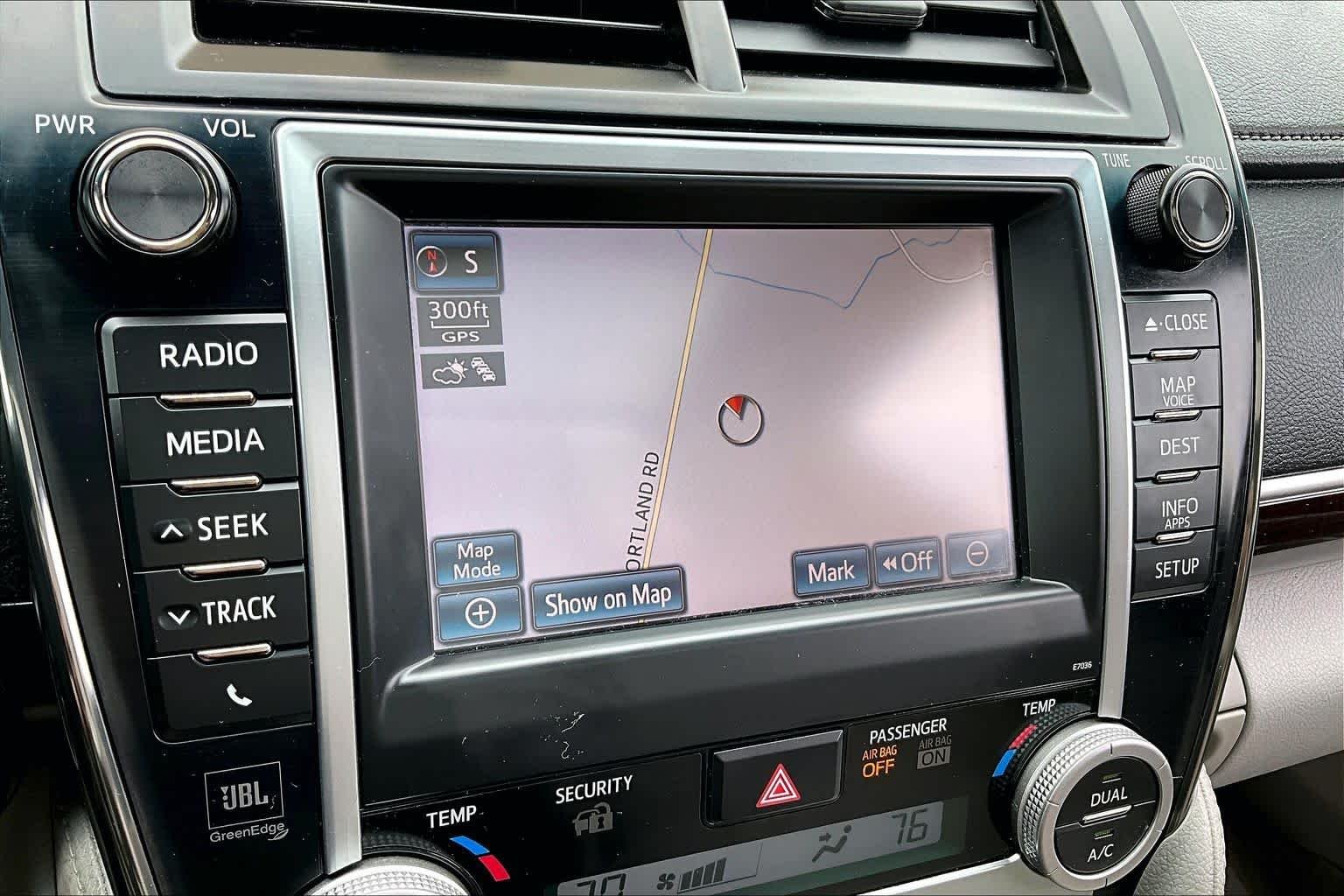 Used 2013 Classic Silver Metallic Toyota XLE image 34