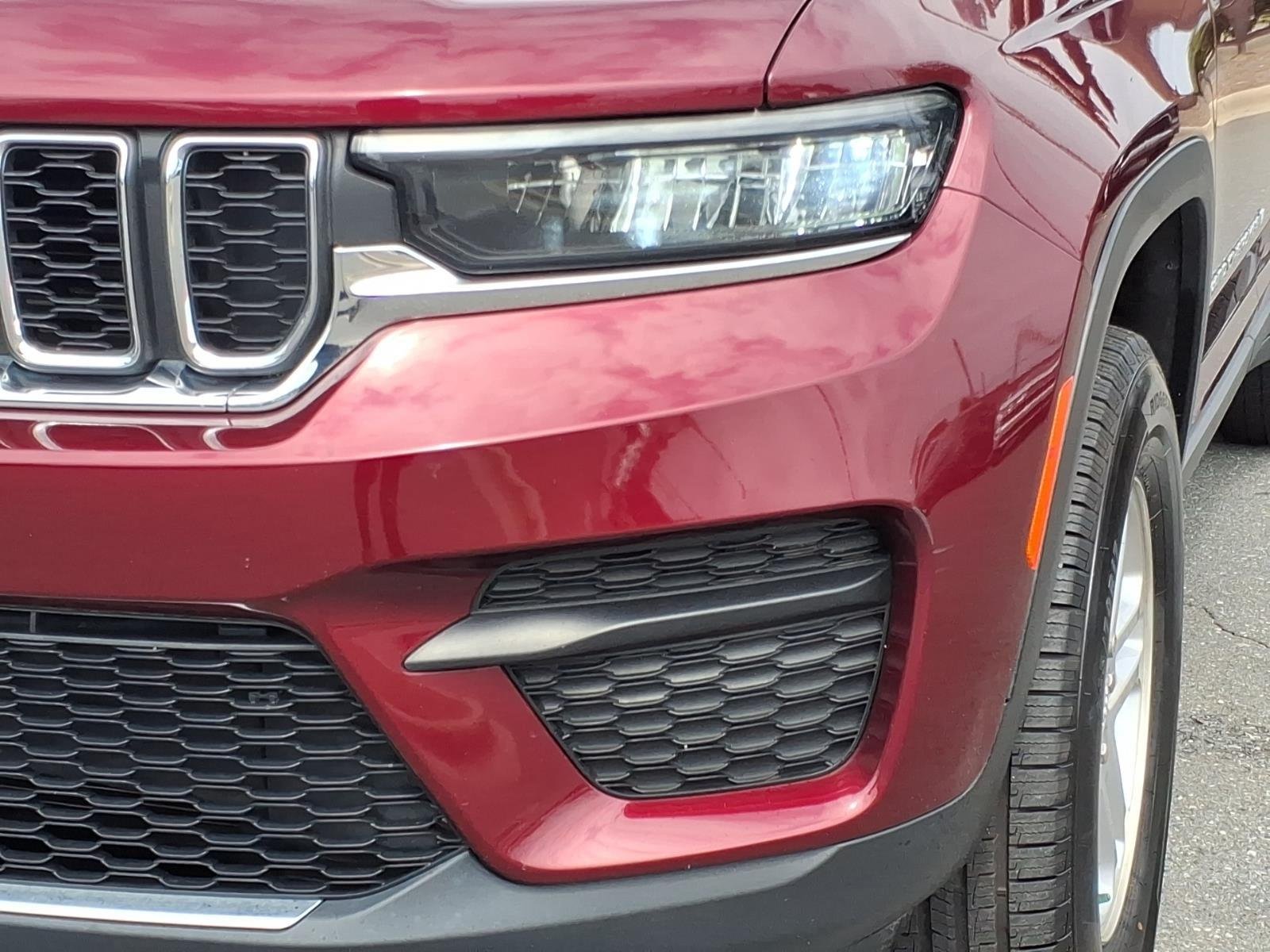 Used 2023 Velvet Red Pearlcoat Jeep Laredo image 15