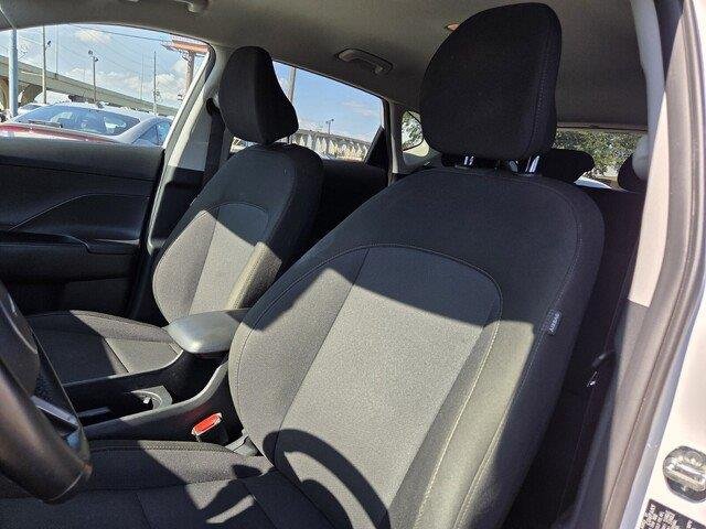 Used 2025 Atlas White Hyundai SEL image 11