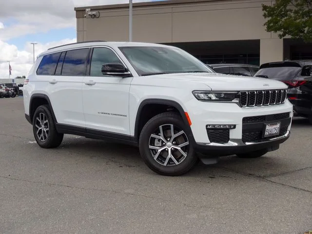 Used 2025 White Jeep Limited image 5