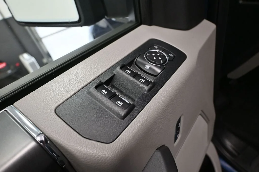 Used 2016 Blue Ford XLT image 23