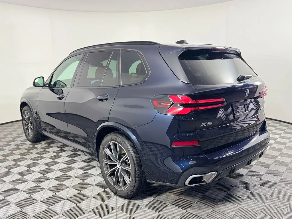 Certified Used 2024 Carbon Black Metallic BMW xDrive40i image 7