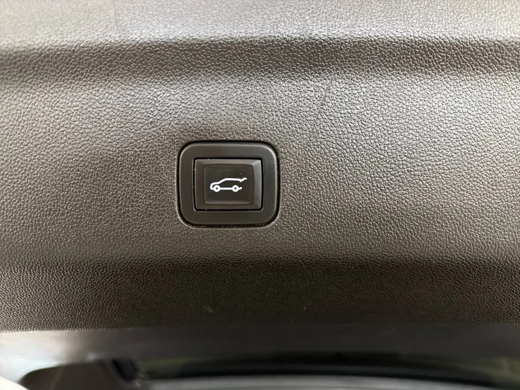 Used 2026 Lakeshore Blue Metallic Chevrolet High Country image 8
