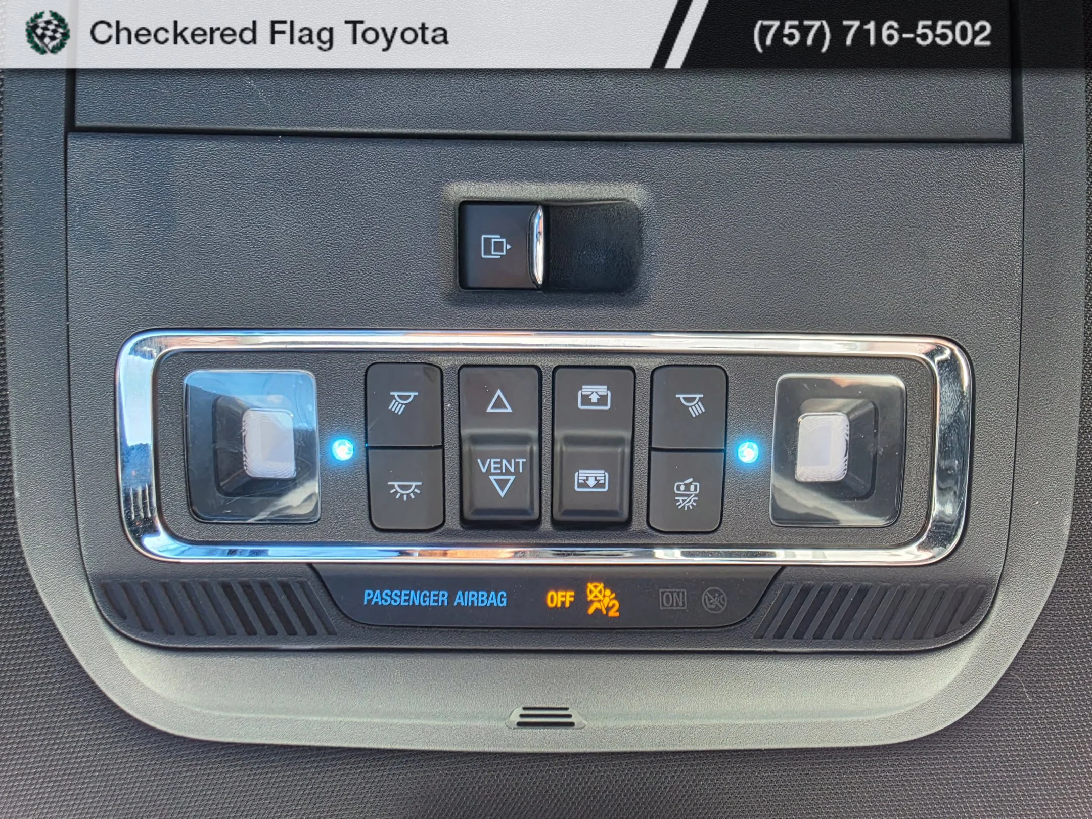 Used 2022 White Metallic Ford Lariat image 11