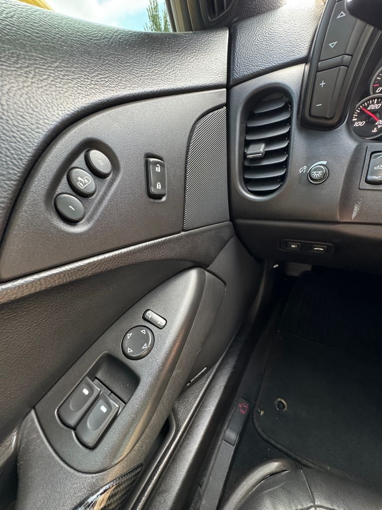 Used 2008 Velocity Yellow Tintcoat Chevrolet Base image 14