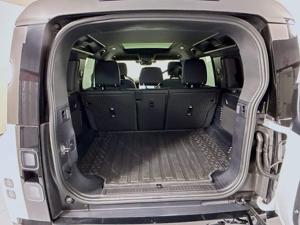 Used 2026 Fuji White Land Rover S image 30