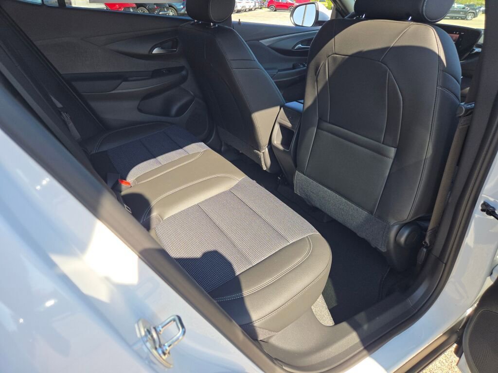 New 2026 Summit White Buick Preferred image 10