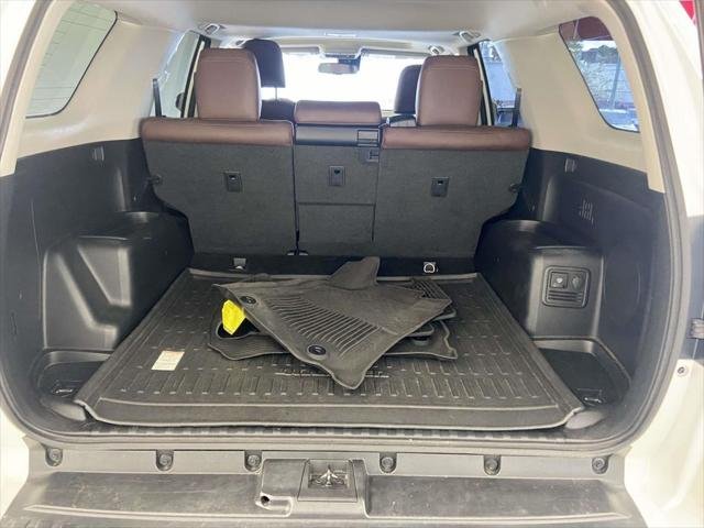 Certified Used 2022 BLIZZARD PEARL Toyota  image 12
