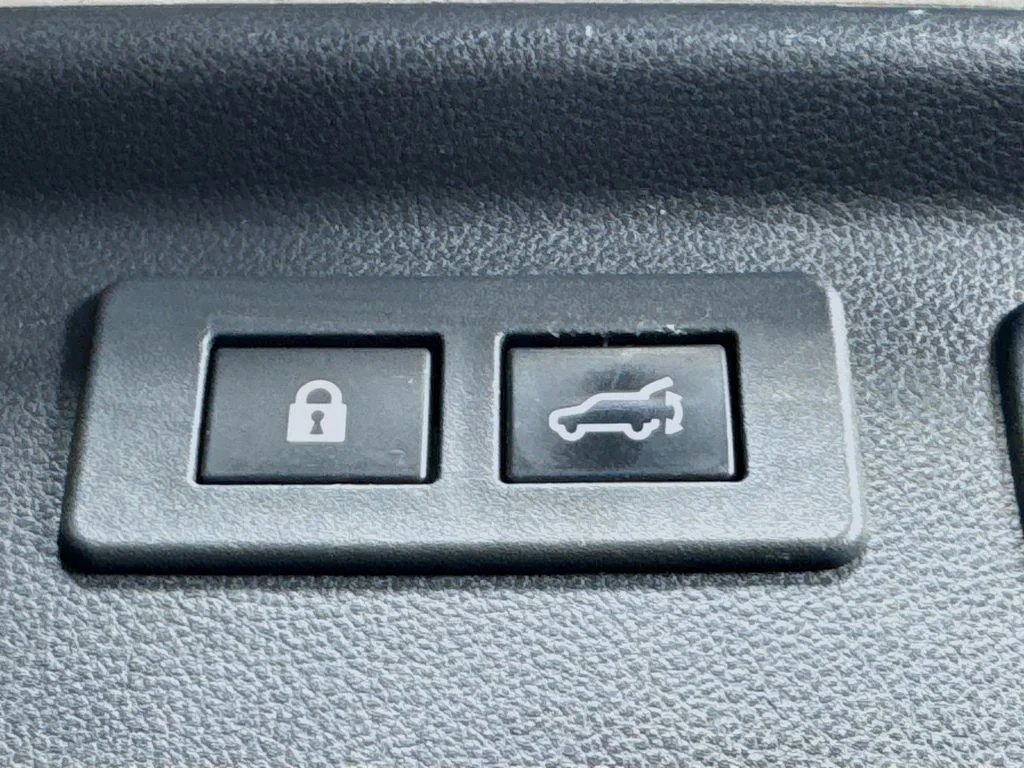 Used 2019 White Subaru Premium image 32