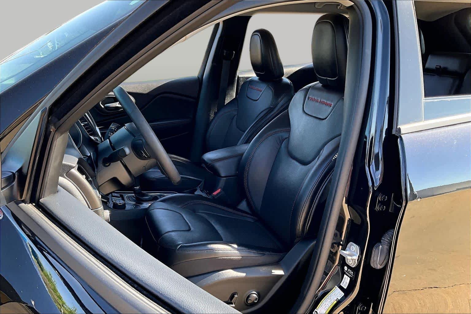 Pre-Owned 2023 Jeep Cherokee Trailhawk