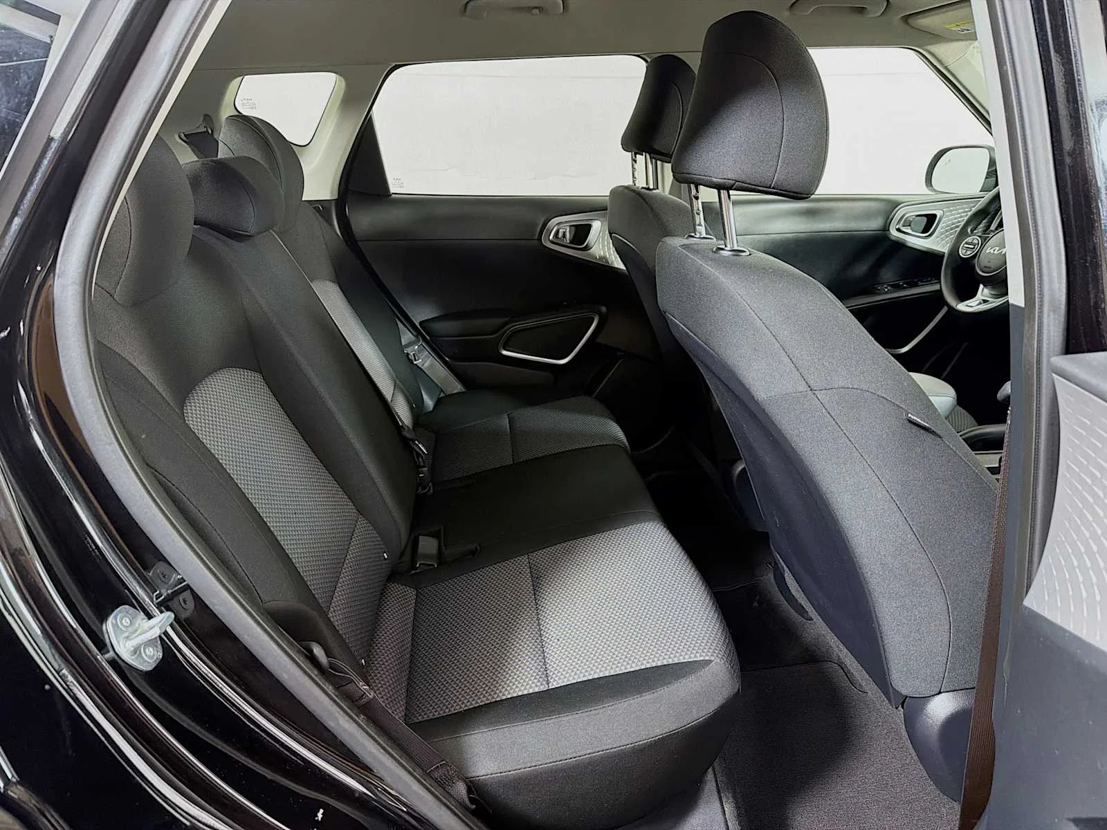 Used 2023 Fusion Black Kia LX image 22