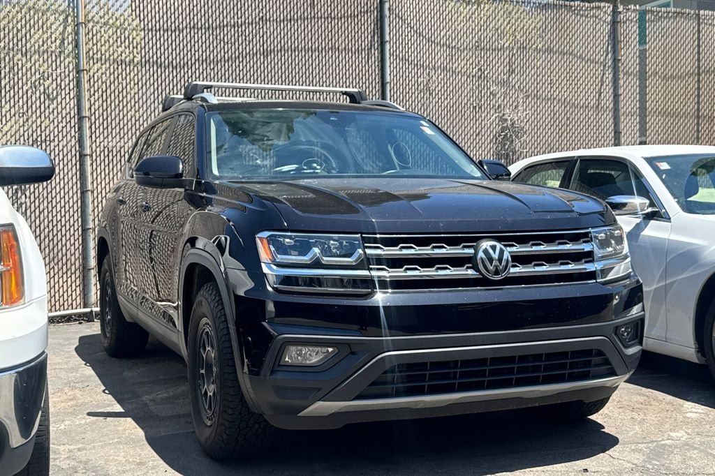 Used 2019 Volkswagen Atlas SE w/Tech with VIN 1V2UR2CA3KC594476 for sale in Fullerton, CA