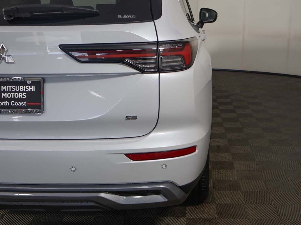 New 2026 White Mitsubishi SE 1.5T S-AWC image 18