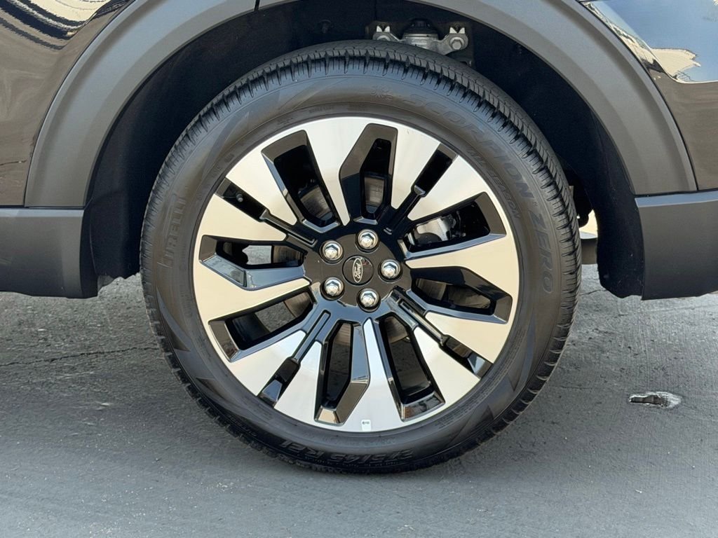 Used 2025 Black Ford Platinum image 18