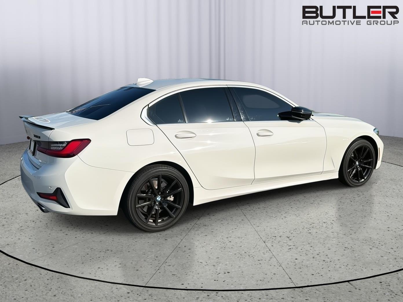 Used 2019 Alpine White BMW 330i image 6