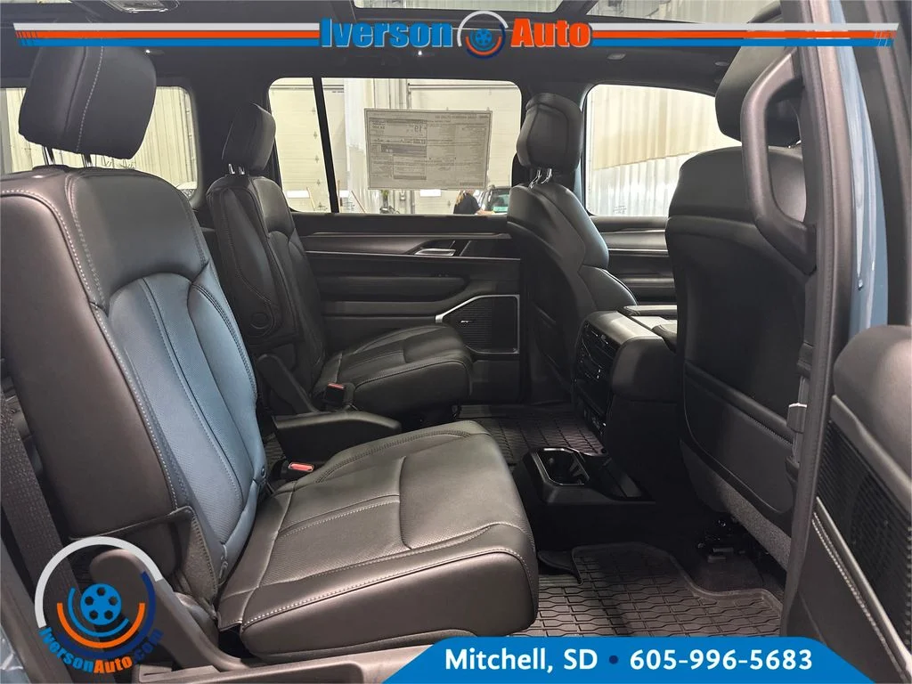 New 2026 Steel Blue Exterior Paint Jeep Upland image 32