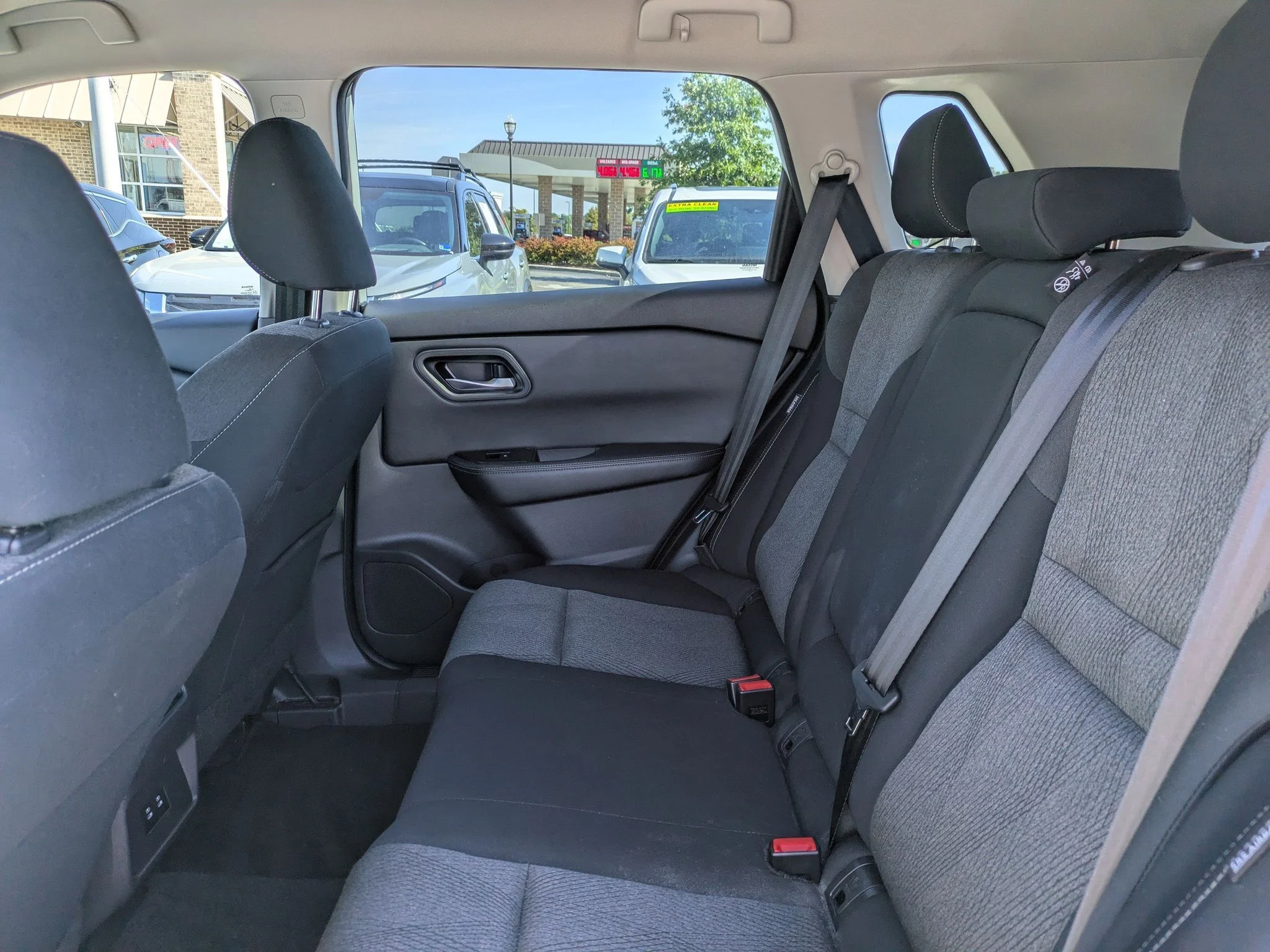 Certified Used 2024 Everest White Pearl Nissan SV image 15