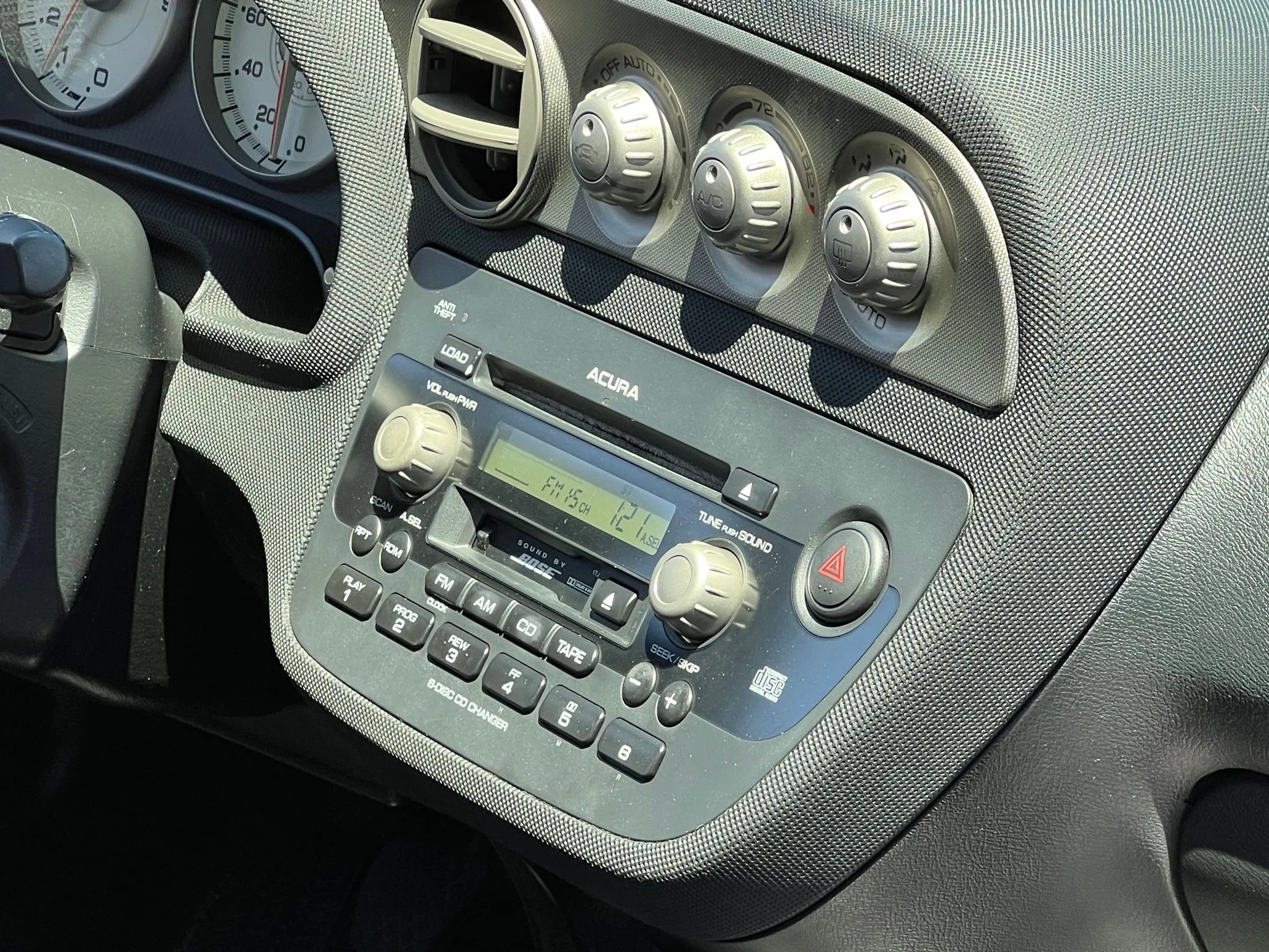 Used 2005  Acura Type S image 29