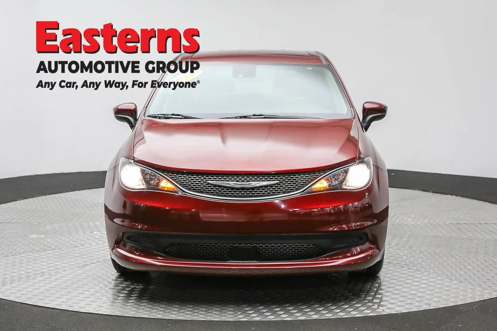 Used 2023 Red Chrysler LX image 2