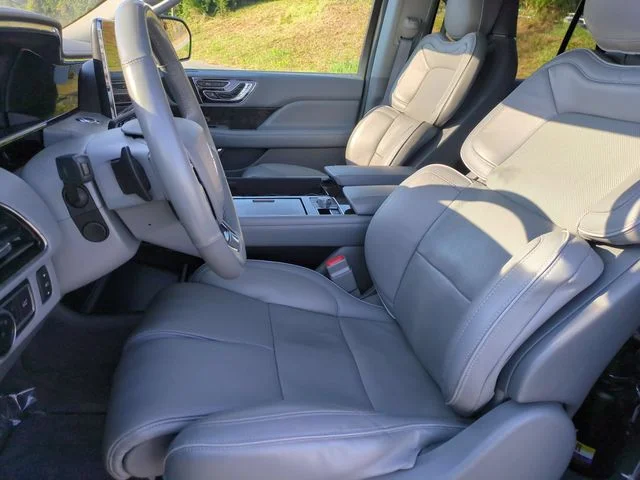 Used 2019 Black Lincoln Reserve image 14