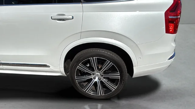 Used 2022 White Volvo T8 Inscription 7 Passenger image 41
