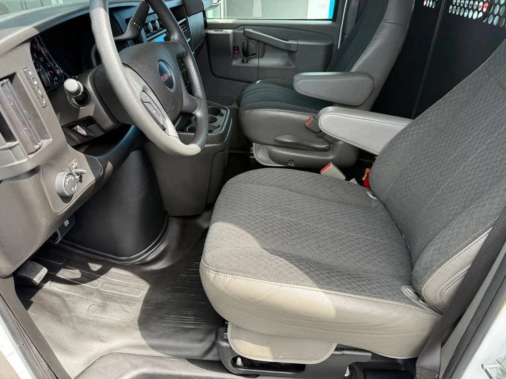 Used 2025 Summit White GMC Work Van image 24