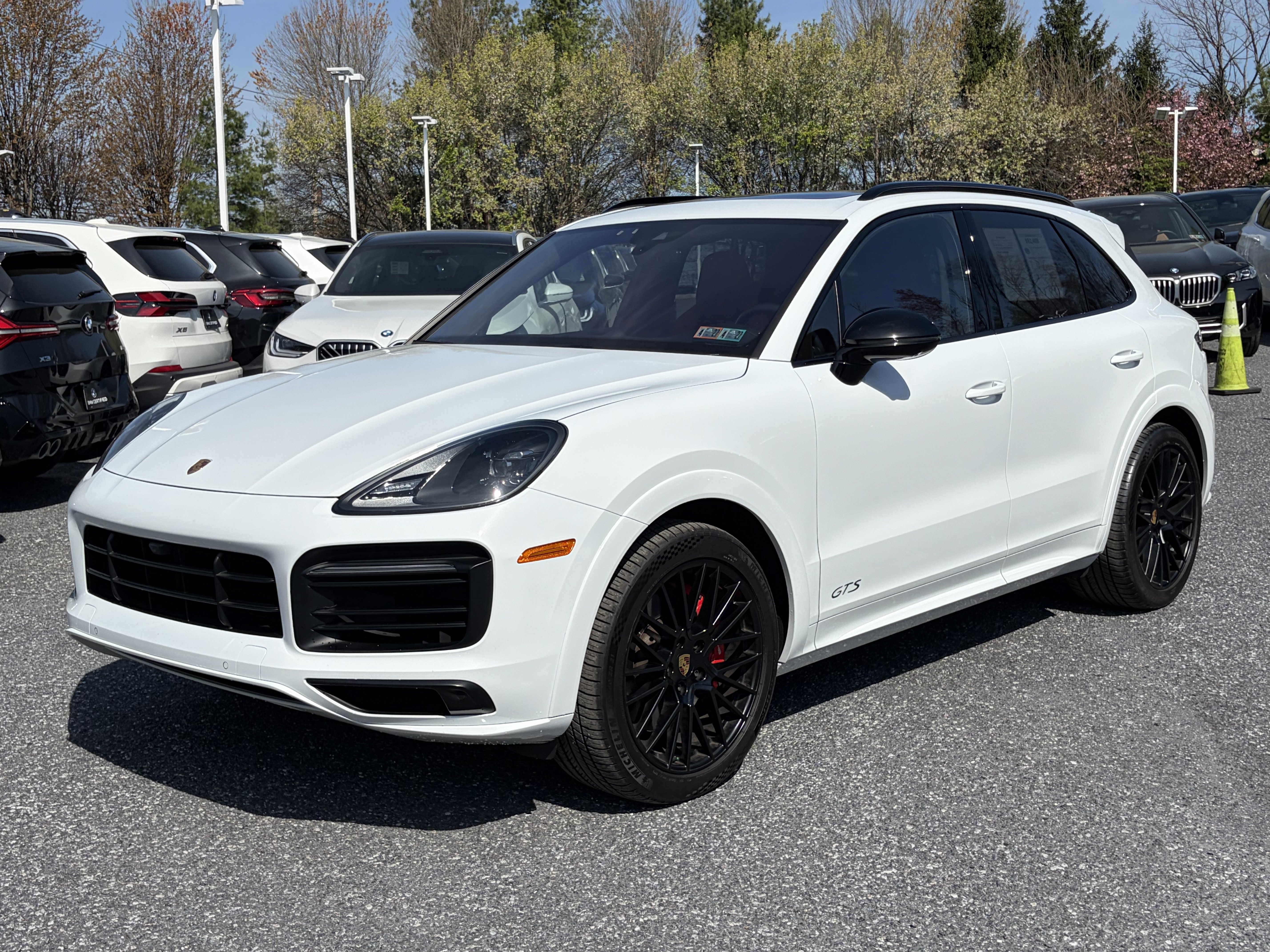 2023 Porsche Cayenne GTS's photo