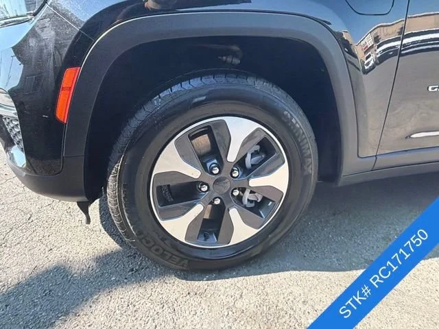 Used 2024 Diamond Black Crystal Pearlcoat Jeep 4xe image 4